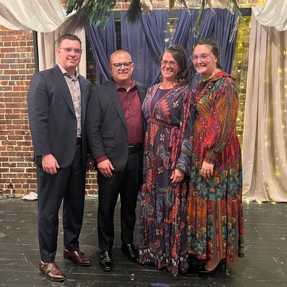 Meet your Posher, Katie - Picture 2 of 8